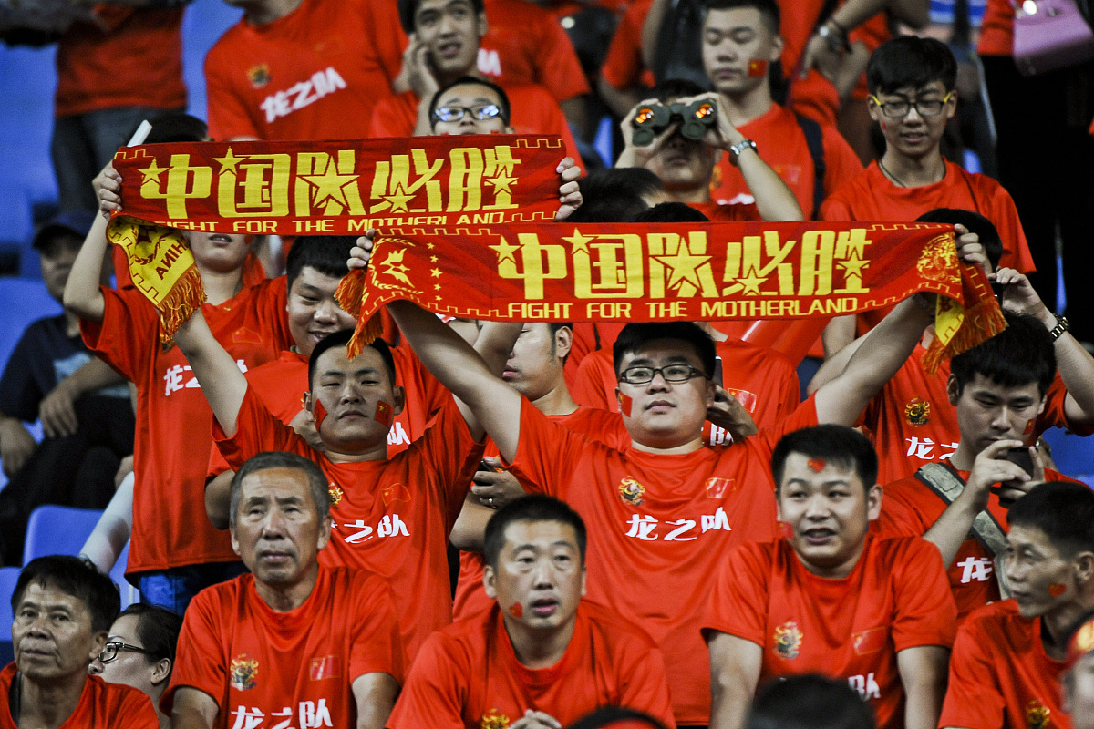 乐动体育全站-神勇之战：国内足球豪强对垒激情澎湃
